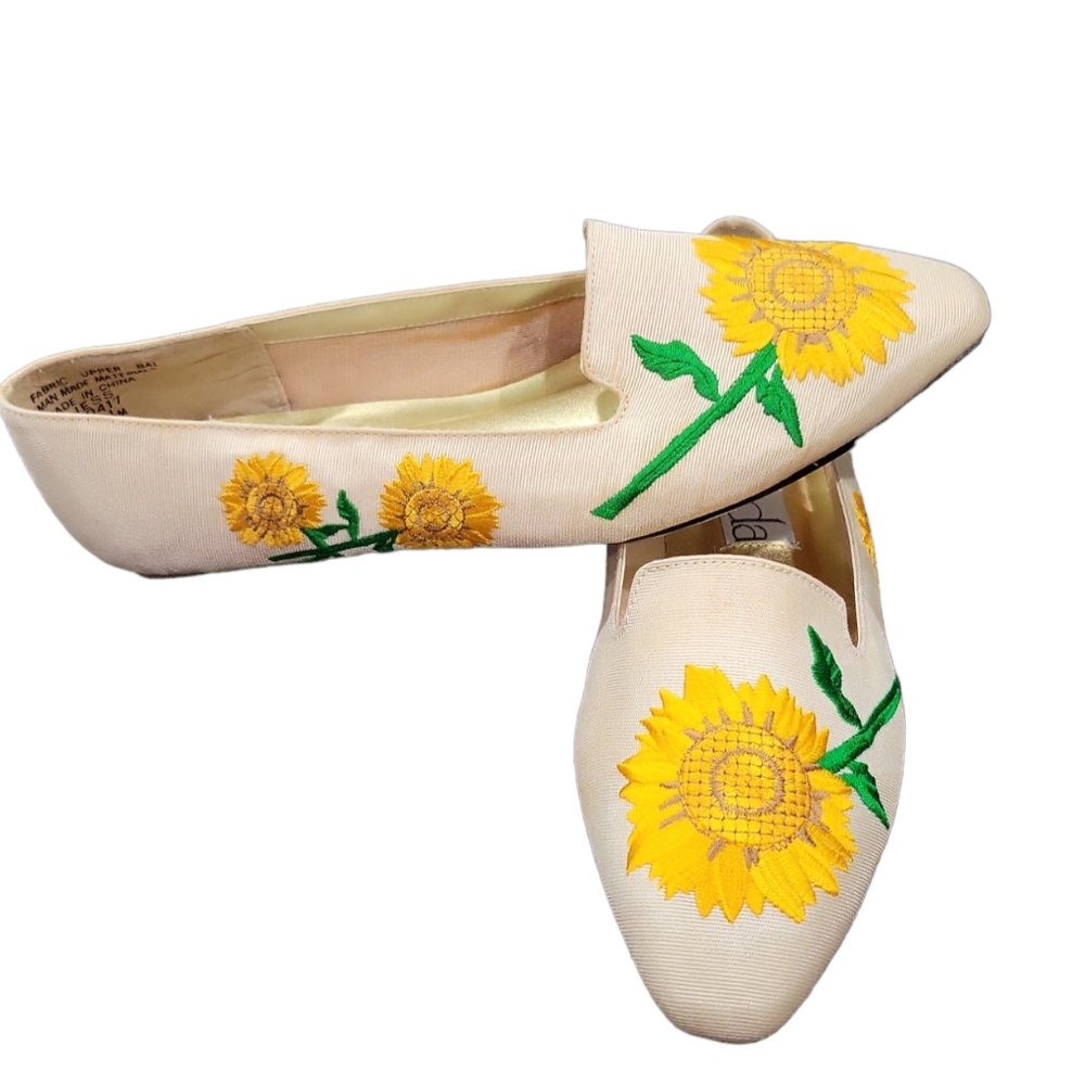 Vintage Amanda "Jess" Sunflower Flats Size 6.5